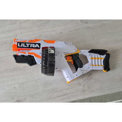 NERF Ultra Dart-Blaster weiß orange schwarz gelb für Kinder ab 8 Jahren