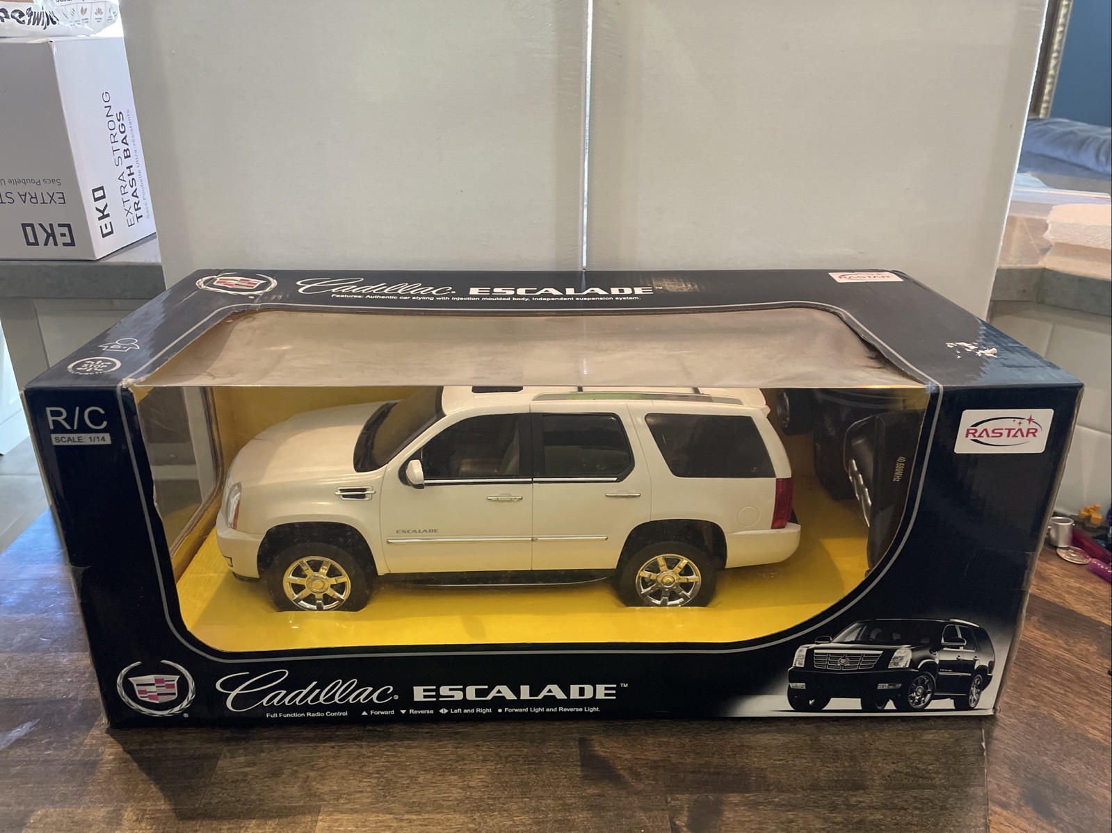 Rastar Remote Control Cadillac Escalade Scale 1:14 From 2011