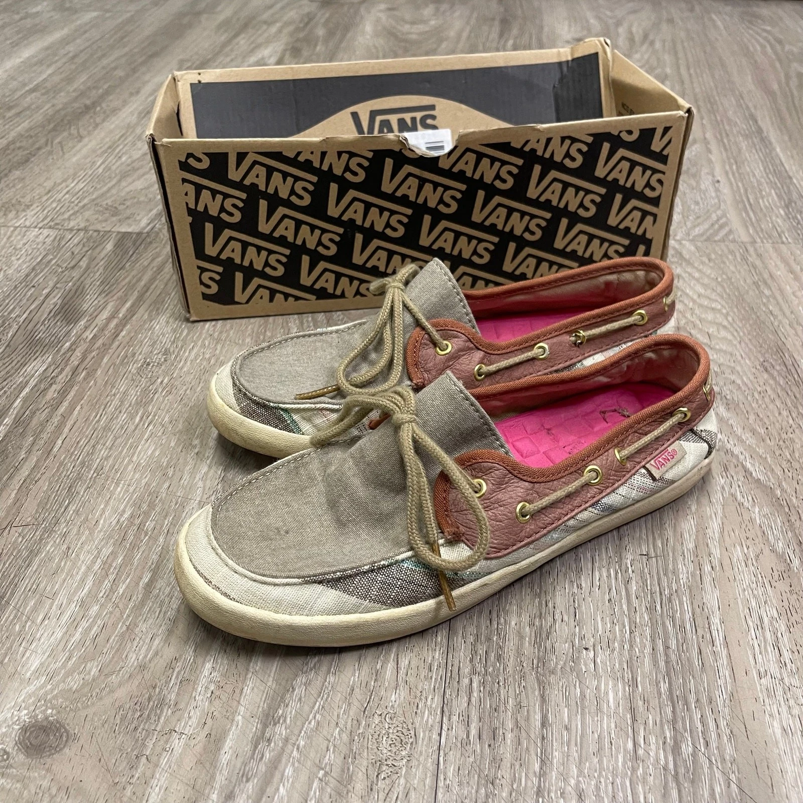 Scarpe da donna Vans Off The Wall con autista slip on