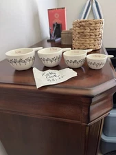 Christmas Themed Dancing Reindeer Nesting Measuring Cups Set Of 4