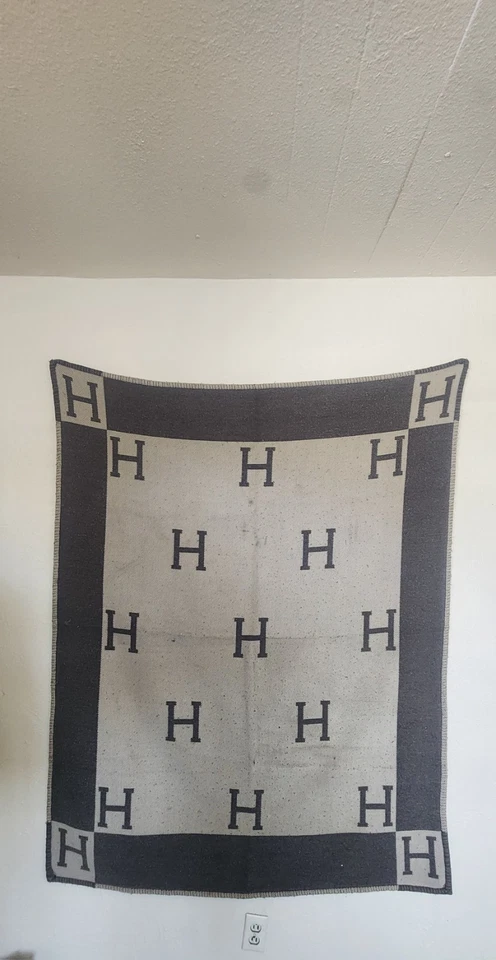 Hermes Avalon Throw Blanket Dark And Light Grey Wool/Cashmere - Image 4 of 4