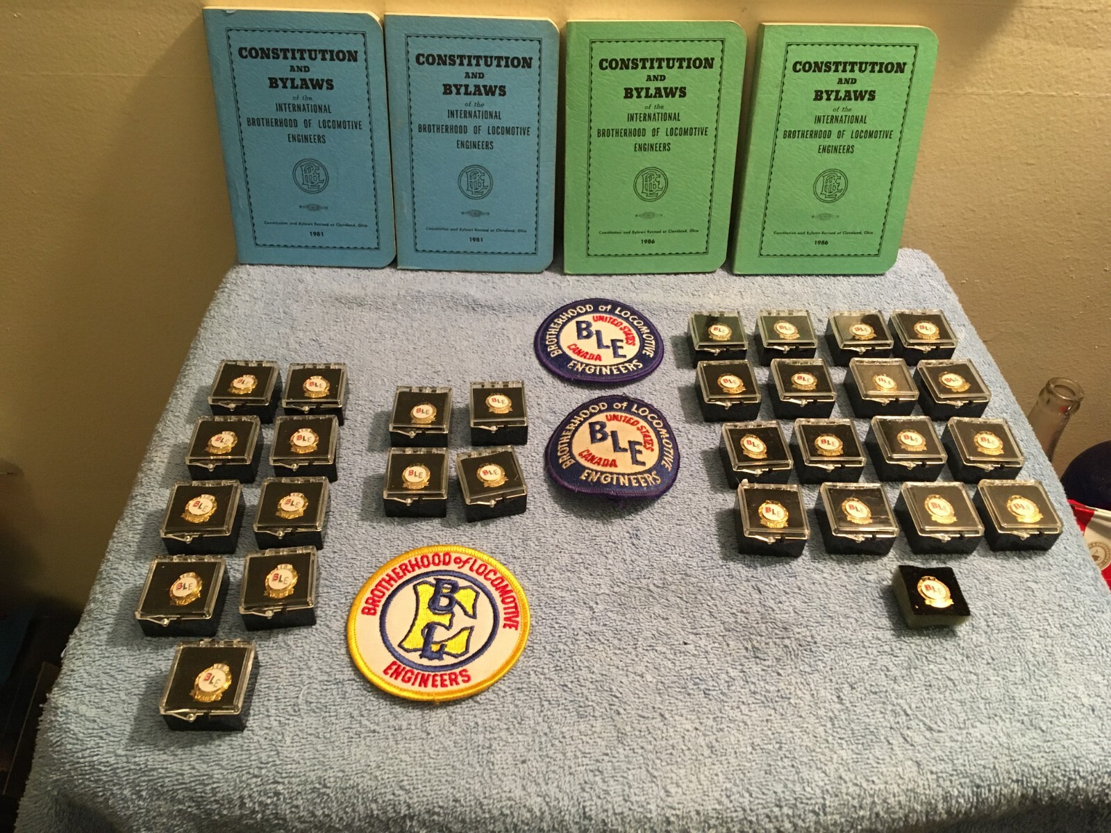 Train Engineer Pin VINTAGE RAILROAD UNION SERVICE PIN LOT OF 30 BROTHERHOOD OF LOCOMOTIVE ...