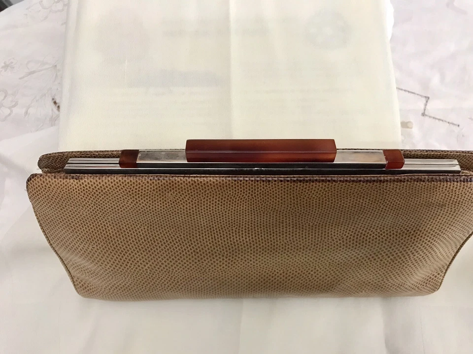 Cartera sin asas Judith Lieber años 70 serpiente tostada y ámbar Lucite Foto 2 de 4