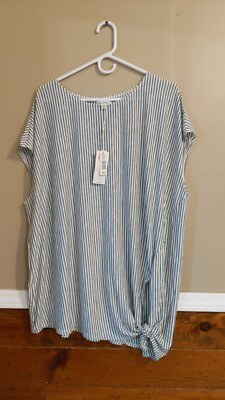 Max Studio Women's Size 3XL Sleevless White with Green Striped Top NWT