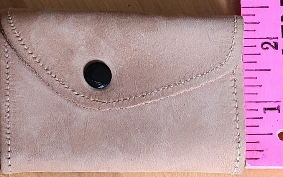 Cartera tríptica de cuero con calcetería Legg's vintage  Foto 2 de 3