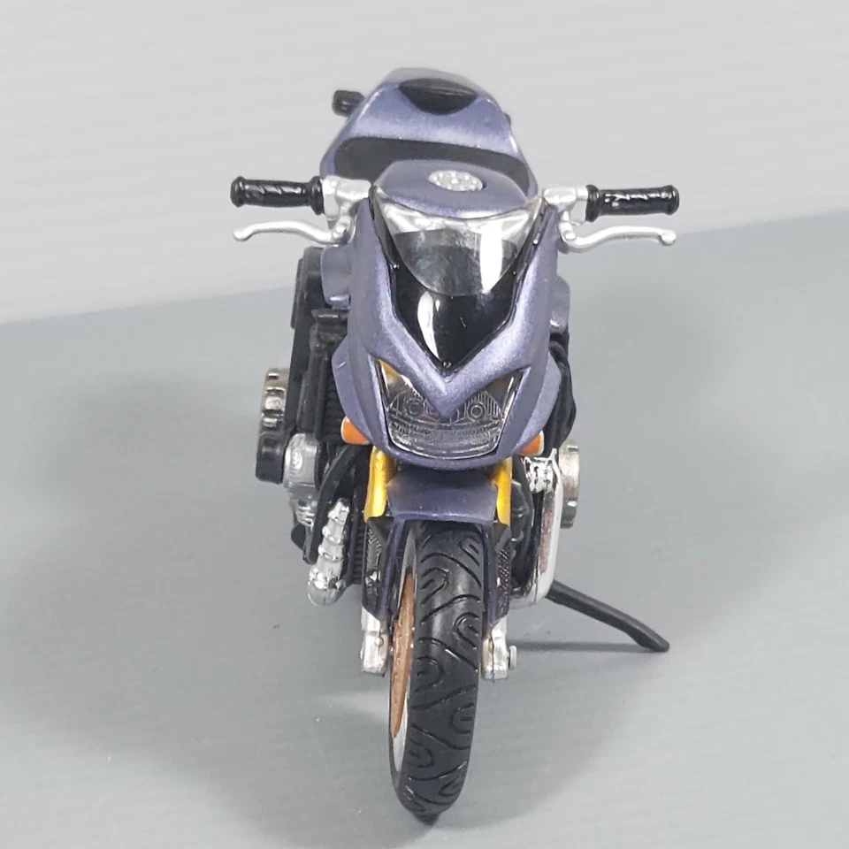 Munch Mammut 2000 Motorcycle 1:18 Scale Diecast Replica by Maisto 2001 - Image 2 of 4