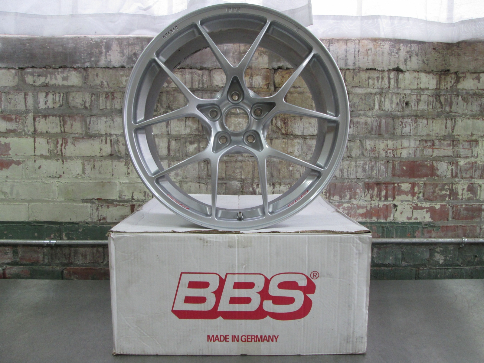 Front BBS Challenge Wheel Rim RE1347 18x8 Inch Offset +31.5 6.7kg Ferrari
