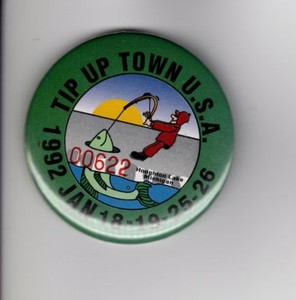 1992 TIP UP TOWN BADGE PIN PINBACK-MICHIGAN DNR DEER BEAR FISHING PATCH LICENSE