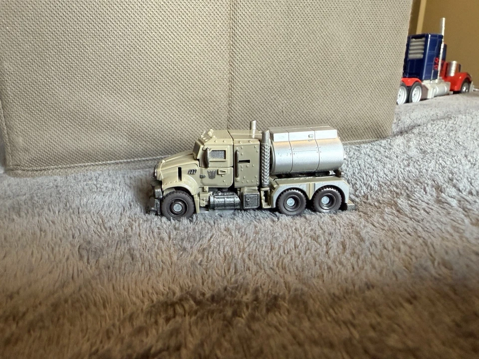 Раскрашенная на заказ фигурка Трансформеров Мегатрон Командир Класса DOTM Cyberverse 2011 - Изображение 3 из 4