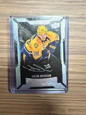 2015-16 UD Black Lustrous Rookies Auto Viktor Arvidsson 048/299 #57 Damaged Card