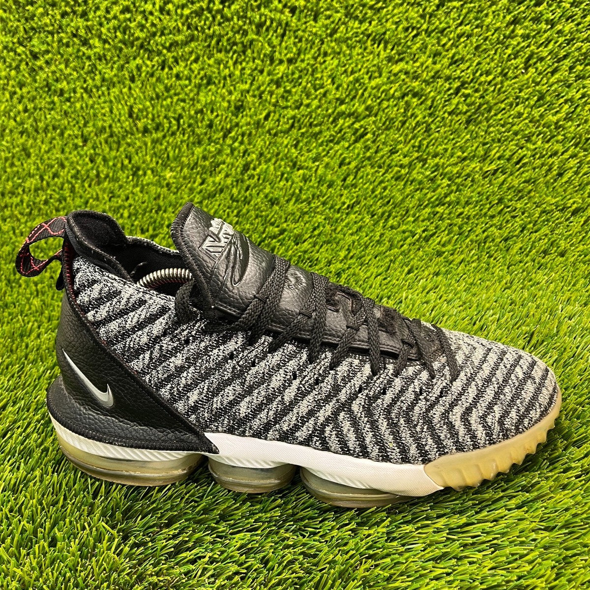 16 Oreo Lebron 16 Og Nike Lebron 16 Gray Oreo Mens Size 11 Black