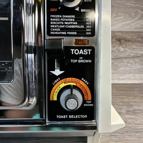 Vintage 1981 GE General Electric Deluxe Toaster Oven made in USA Very Clean! - Picture 4 of 22