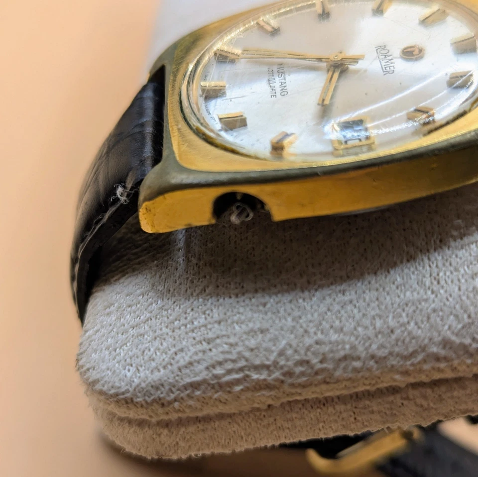 Roamer mustang automatic watch. Running. Spares/repairs. No crown 471-1230.601 - Image 4 of 4