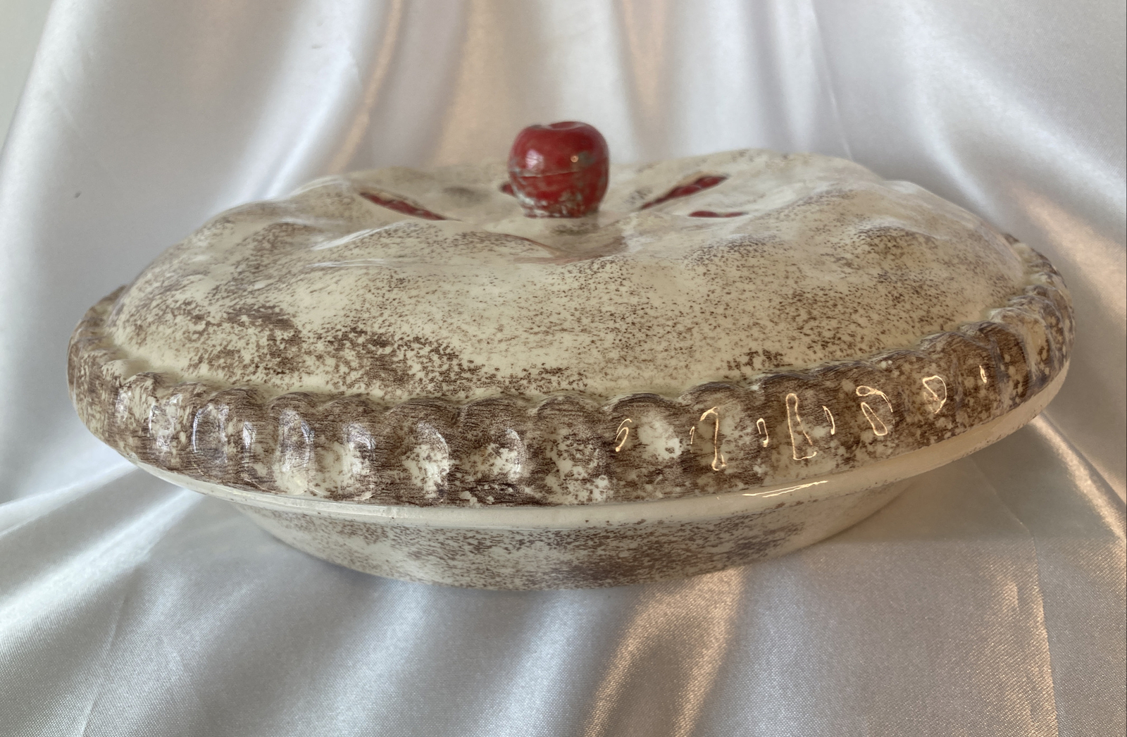 Vintage Cherry Pie Plate Covered Pie Keeper Ceramic Duncan Enterprises