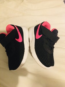 infant size 5 nike trainers