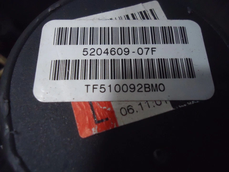 2002 FORD FOCUS SE SEDAN FRONT LEFT DRIVER SIDE SEAT BELT Foto 3 de 4