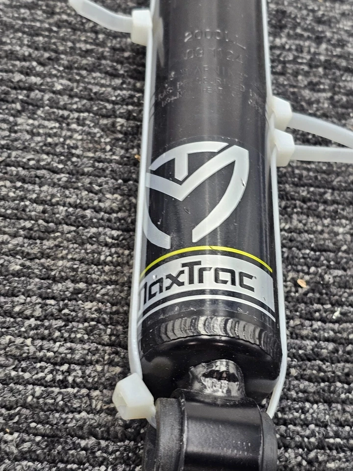 Amortiguador trasero MaxTrac 2000LL para Jeep Wrangler/TJ 2003-2006 con elevación de 2" Foto 4 de 4