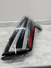 20-24 Cadillac XT5 Passenger RH Tail Light Clear Lens OEM 84245002 Scratch