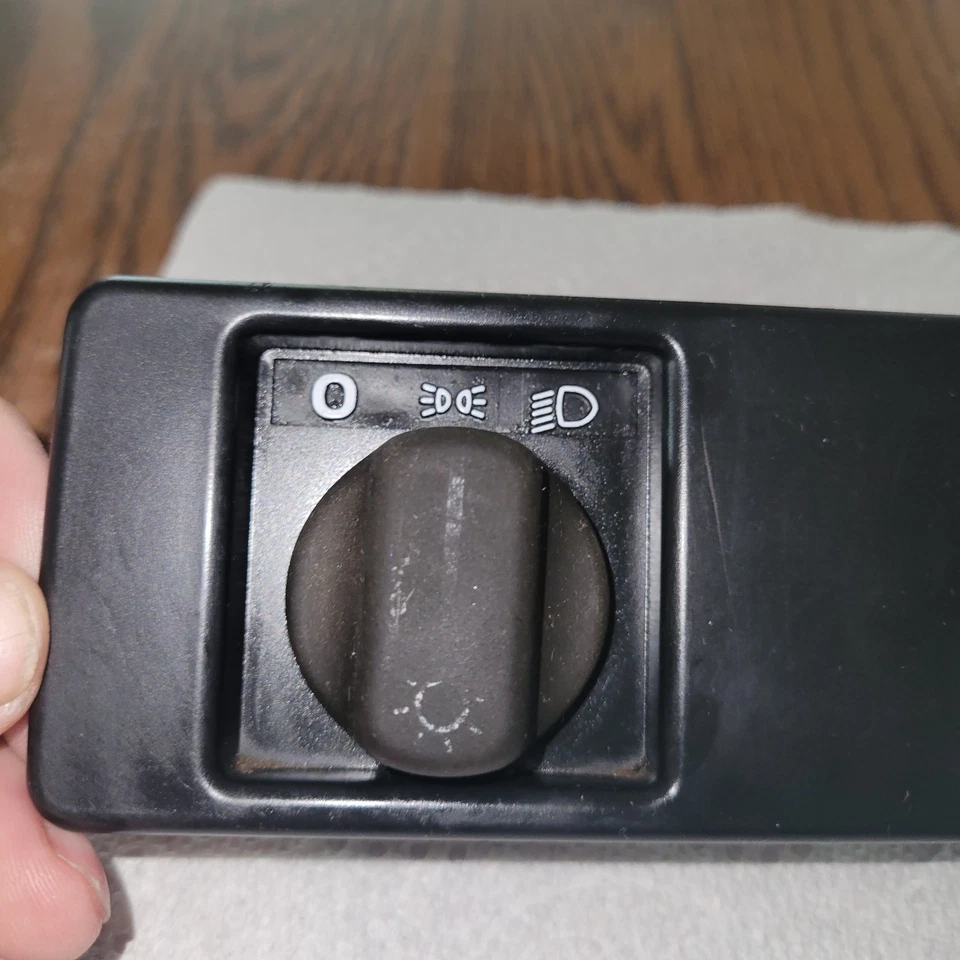 Volvo 740, 760, 1985, 1986, 1987 - 1990, Headlight, Fog & Antenna Switch Panel - Image 4 of 4