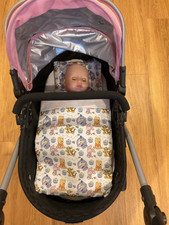 Ensemble couette et oreiller pour petites poupées rembourrées fait main en tissu Winnie l'ourson