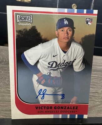 Victor Gonzalez 2021 Topps Archives Snapshot RC Auto Dodgers