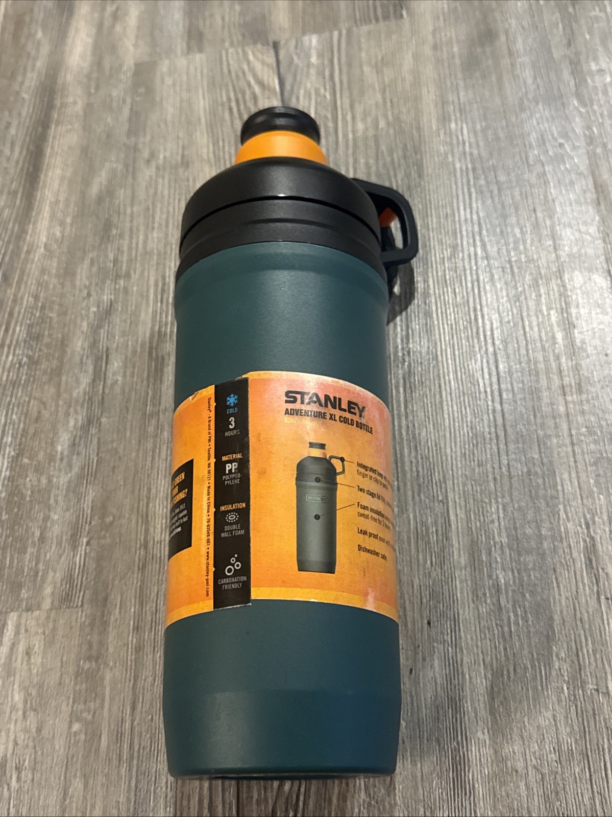 Stanley Adventure Insulated Cold Drink Water Bottle 32 Oz 0.94L Plastic