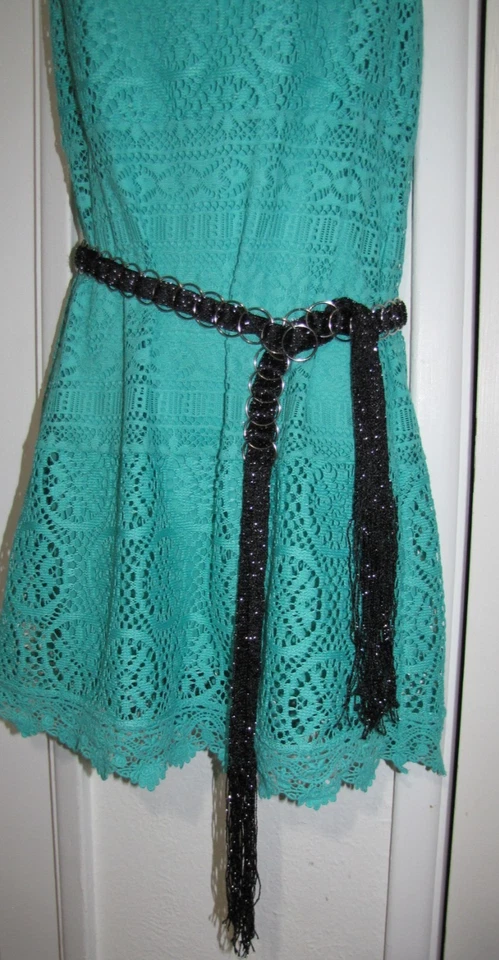 Cinturón de corbata vintage tono plata-metal anillos + negro/plateado suave flecos cuerda Wm. M Foto 2 de 4