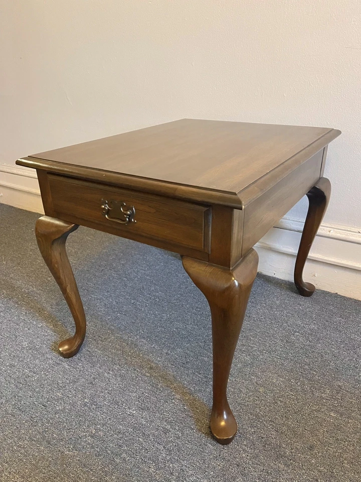 Mesa auxiliar Pennsylvania House maciza cereza reina Ana con cajón vintage Foto 2 de 4