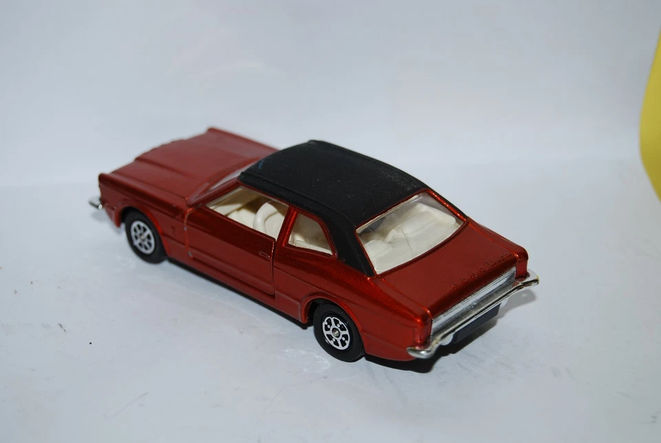 CORGI TOYS FORD CORTINA GXL BORDEAU PAVILLON NOIR SCALE 1/43 - Photo 2/4