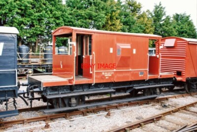 PHOTO BR 20 TON FITTED BRAKE VAN NO B952527 BUILT AT BR (FAVERDALE) IN ...