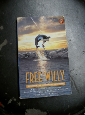 FREE WILLY TODD STRASSER BOOK PAPERBACK MOVIE FILM