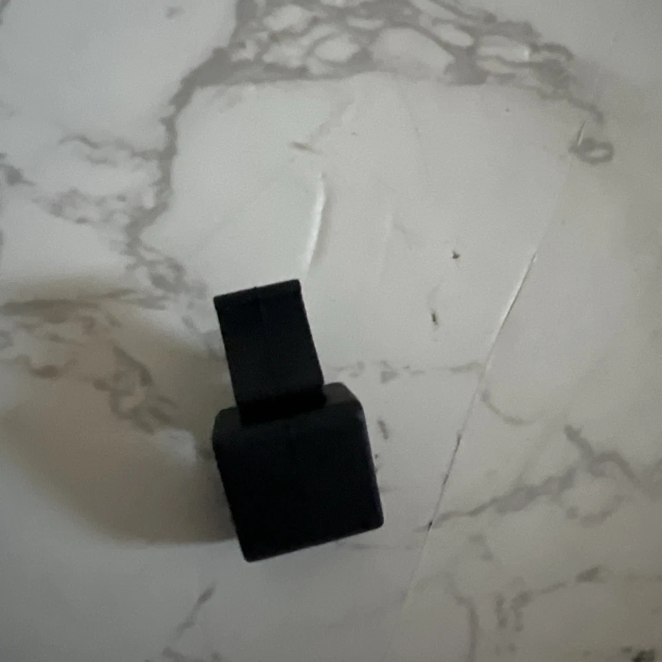 Bandeja de goma genuina 2004-2021 Mazda Cx-3 o Mazda3 cojín BP4L-68-318A Foto 3 de 4