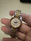 Vintage Seiko 7N83-0041 Quartz Two-Tone Fluted Bezel 24mm Day/Date Needs Battery