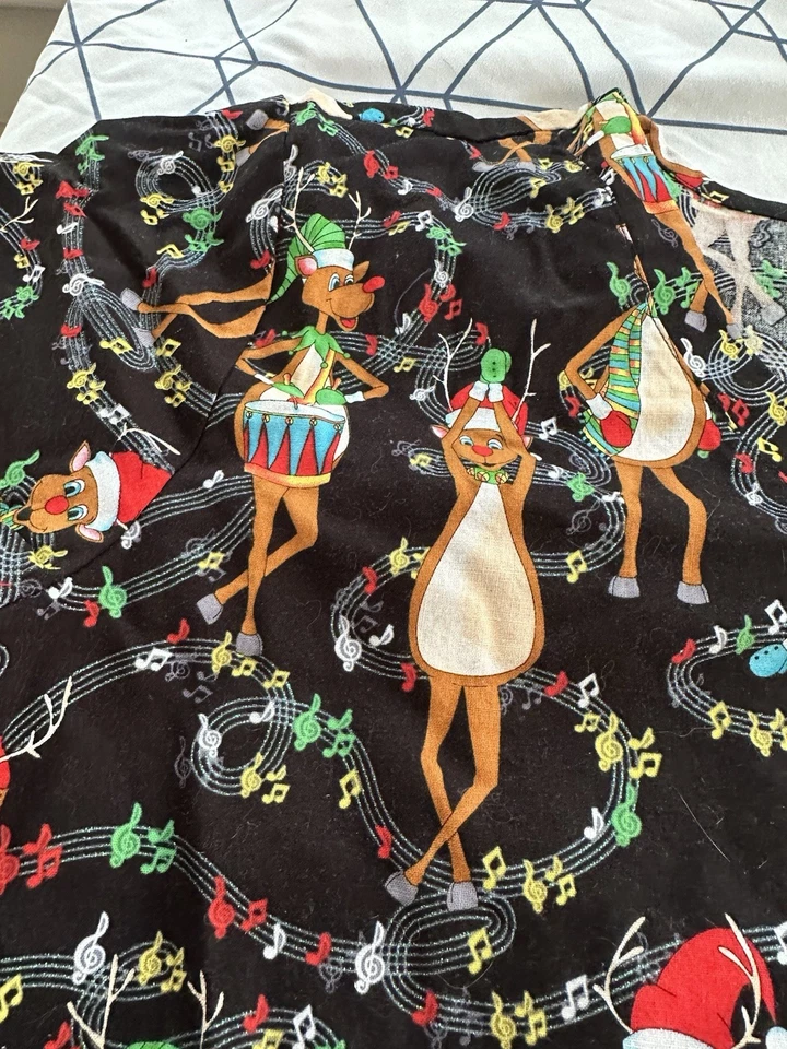 2XL Peaches Dancing Reindeer Christmas Scrub Top Sparkles (fits more like XL) - Image 3 of 4