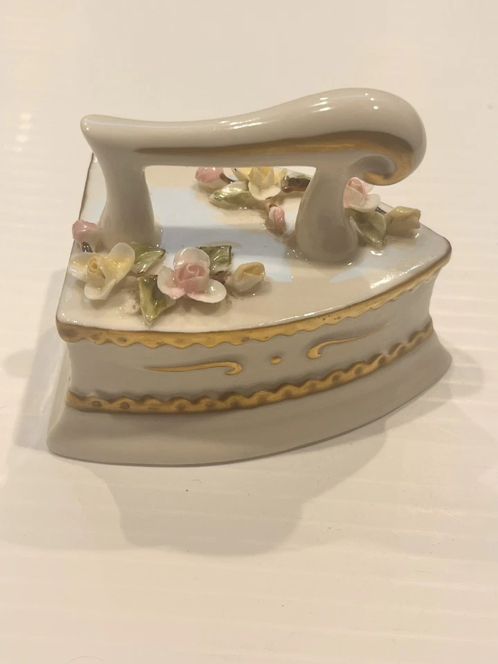 Estatuilla de hierro triste de cerámica italiana Capodimonte de colección. Foto 3 de 4