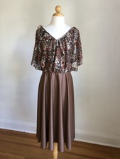 GORGEOUS VTG 1970’s Brown Floral Lace Tea Length Dress SZ S/M