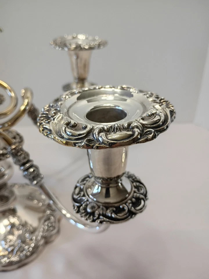 Candelabro de prato de prata vintage ornamentado 5 velas peça central com gotejamento - Imagem 4 de 4