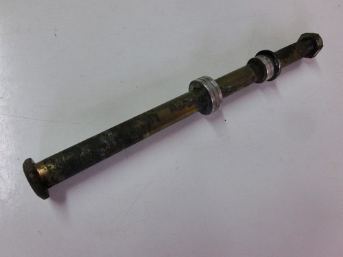 Triumph Sprint RS 955i T695 00-01 Hinterradachse Achse Felge Schraube Hinterrad