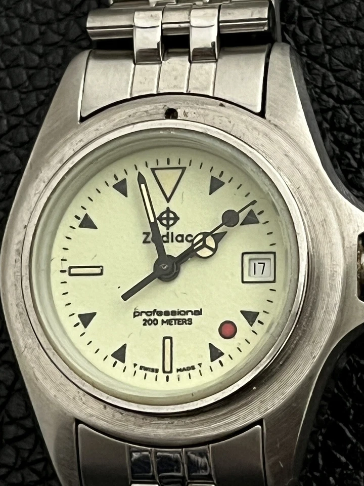 ZODIAC 108.21.07 Red Dot Diver Watch Swiss Professional 200 Meters - Image 2 of 4