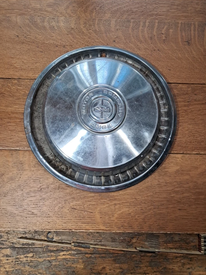 UNA tapacubos de 15" Ford F100 F150 1976-1989 de colección cubiertas de rueda usadas Foto 3 de 4