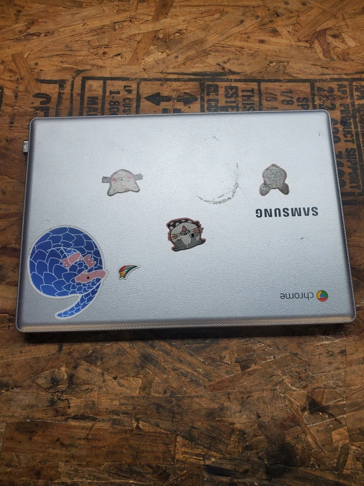 SAMSUNG CHROMEBOOK 2 11.6 HD CELERON N2840 4GB 16GB SSD XE500C12-K01US - Imagem 2 de 4