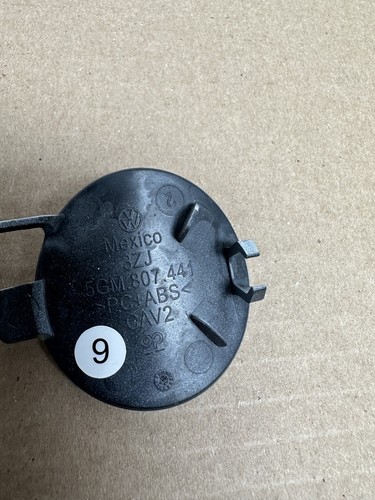 OEM 2015-2017 VOLKSWAGEN GOLF GTI REAR BUMPER TOW HOOK COVER CAP 5GM807441 - Picture 5 of 5