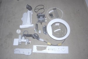 ZANUSSI FLA1221W WASCHMASCHINENTEILE: MOTOR, SCHLÄUCHE, PUMPE, PCB, SPENDER, TÜR +