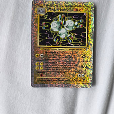 Wizards of the Coast Pokémon TCG Base Set Magneton Holo Rare 9/102 EN 1999