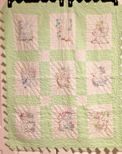 Vtg Hand Quilted  Embroidered Green  White Baby Quilt Animals Prairie Points