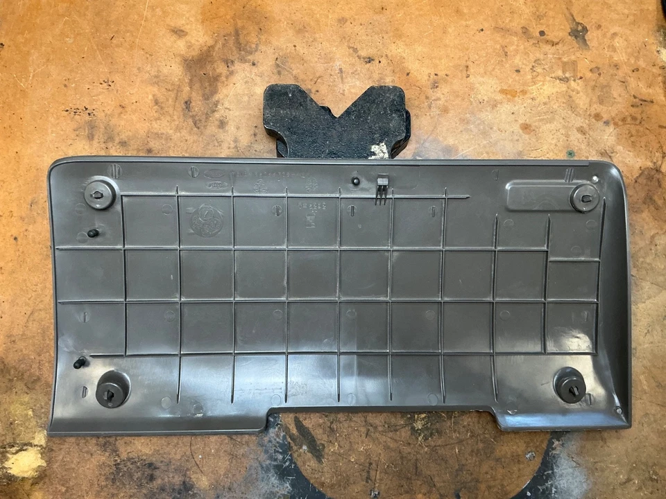 Крышка коленного валика предохранителя для нижней панели приборной панели водителя Ford F-250 F-350 от оригинального производителя - Изображение 2 из 3