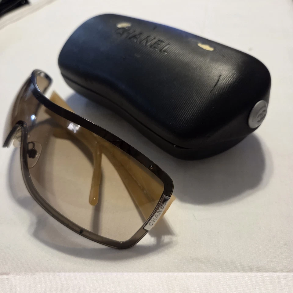 Chanel 4126 Shield Sunglasses Brown Gradient Beige Quilted Arms Y2K Vintage - Image 4 of 4