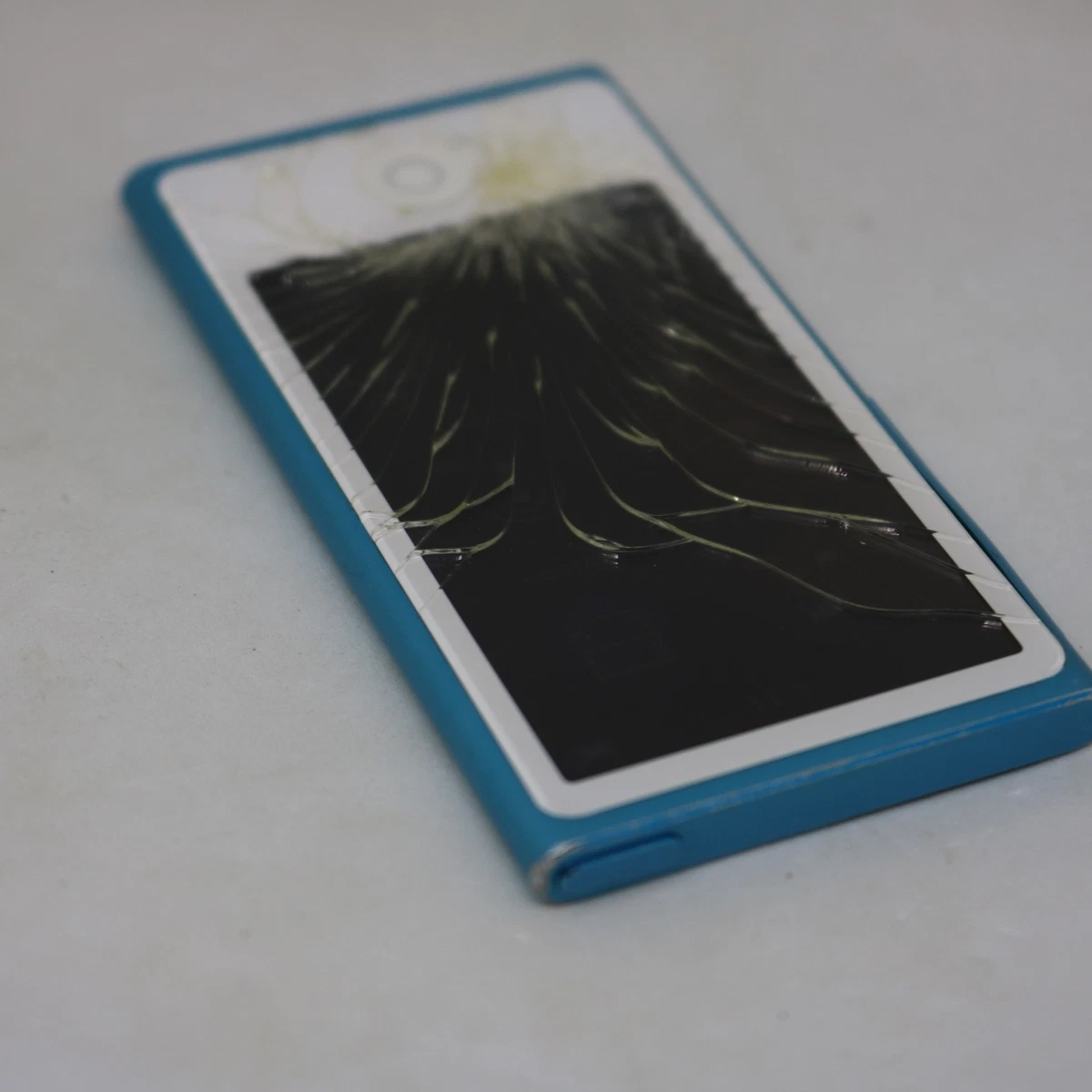 Apple iPod nano 7. Generation Blau (16GB) MP3 Player / Bluetooth / Händler
