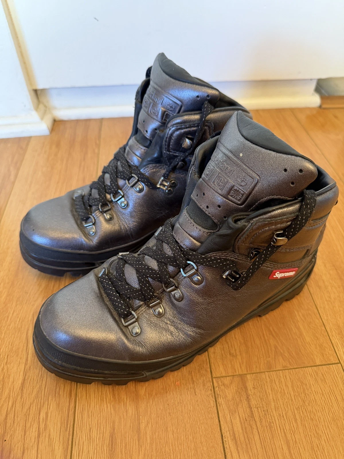 RARE Supreme × Timberland World Hiker Front Country GoreTex Boots Men’s Size 9.5