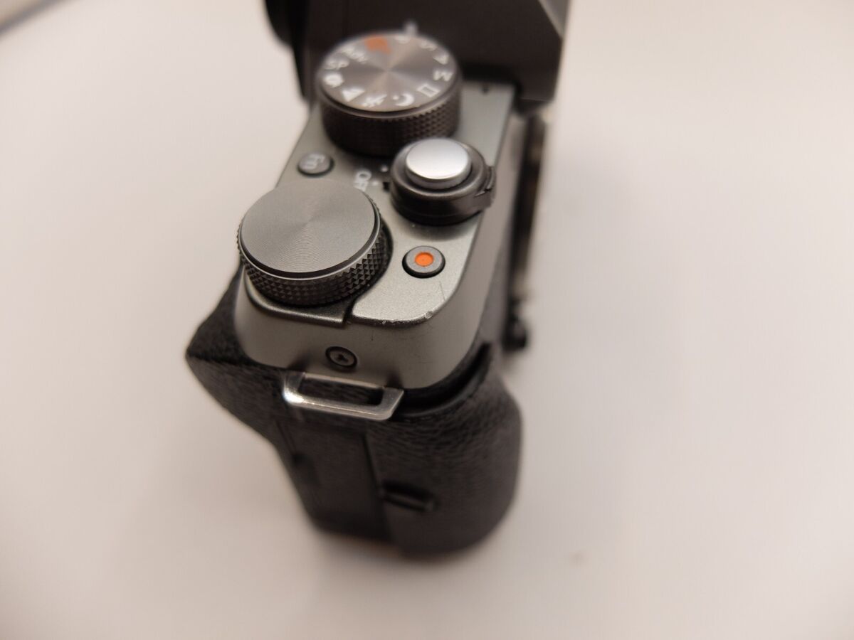 Fujifilm X-T100 Mirrorless Digital Camera Lens Kit XC15-45mmF3.5-5.6 OIS PZ  Box